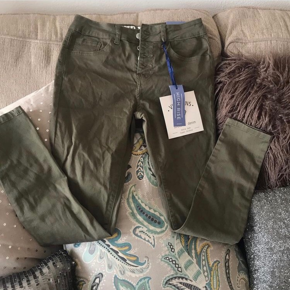 New olive high rise skinny’s sz 7/8